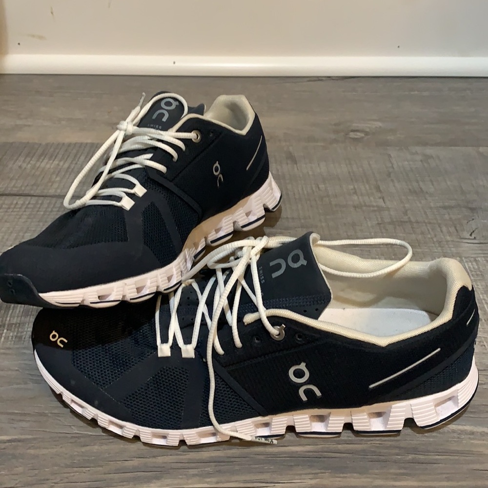 QC men athletic shoes size 10.5 / Navy blue & white